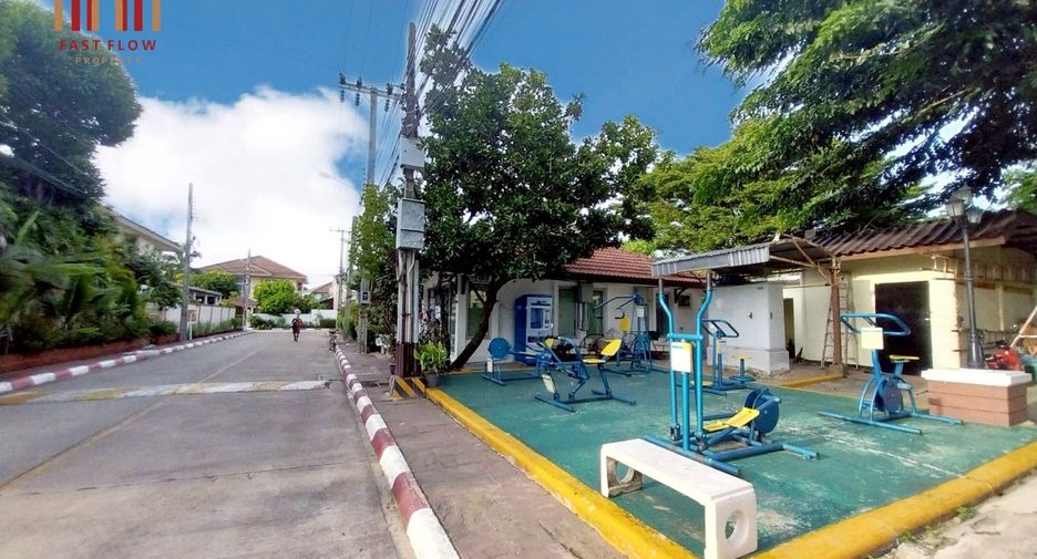For sale 3 bedrooms townhouse in Mueang Samut Prakan, Samut Prakan