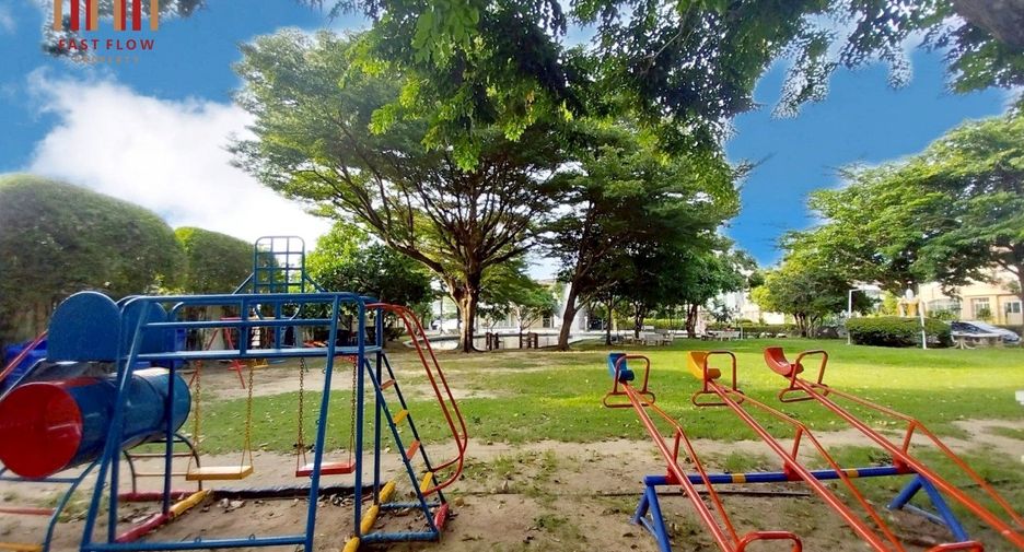 For sale 3 bedrooms townhouse in Mueang Samut Prakan, Samut Prakan