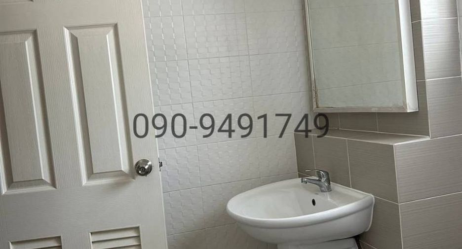 For rent 3 bedrooms townhouse in Don Mueang, Bangkok
