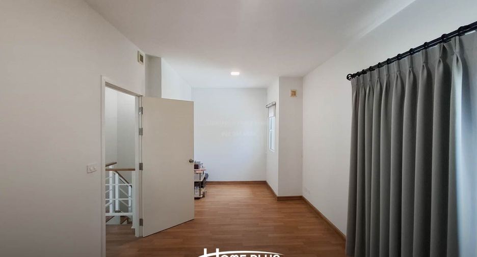 For sale 3 bedrooms townhouse in Pak Kret, Nonthaburi