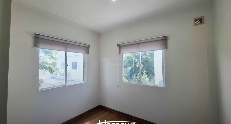 For sale 3 bedrooms townhouse in Pak Kret, Nonthaburi