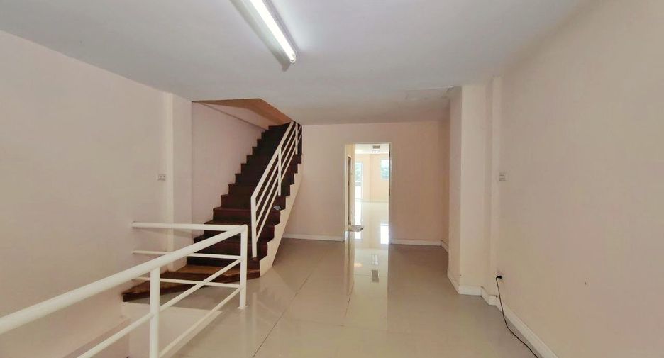 For sale 5 bedrooms retail Space in Bang Khen, Bangkok