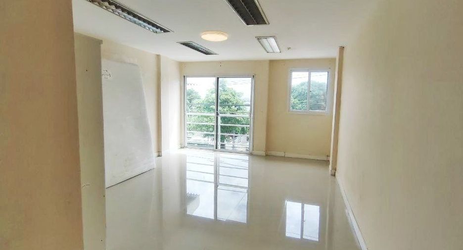 For sale 5 bedrooms retail Space in Bang Khen, Bangkok
