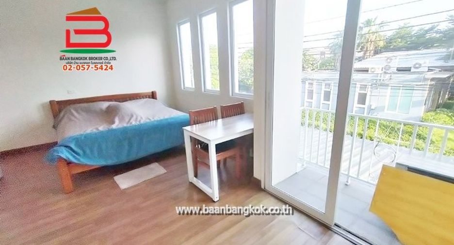For sale 4 bedrooms townhouse in Sai Mai, Bangkok