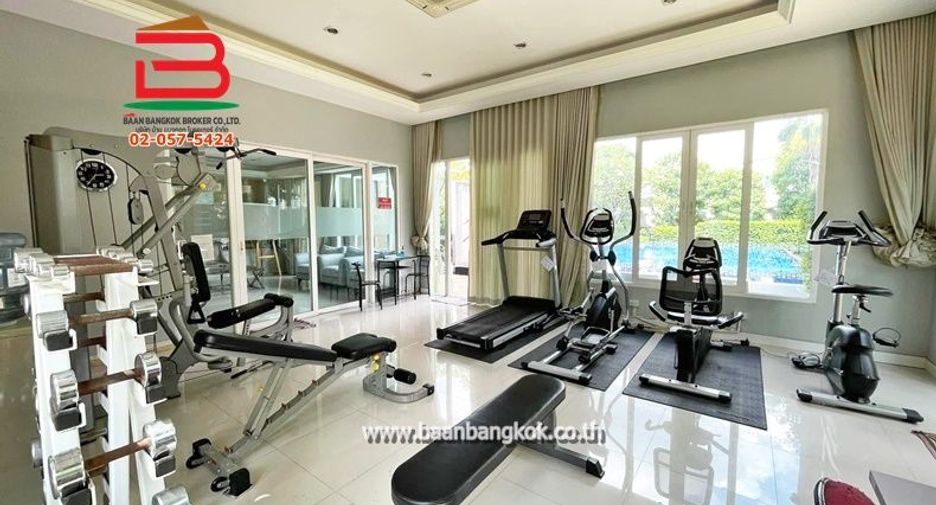For sale 4 bedrooms townhouse in Sai Mai, Bangkok