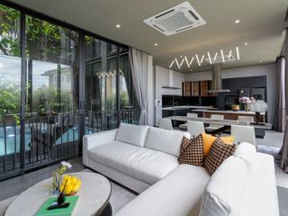 For sale 4 bedrooms house in Don Mueang, Bangkok