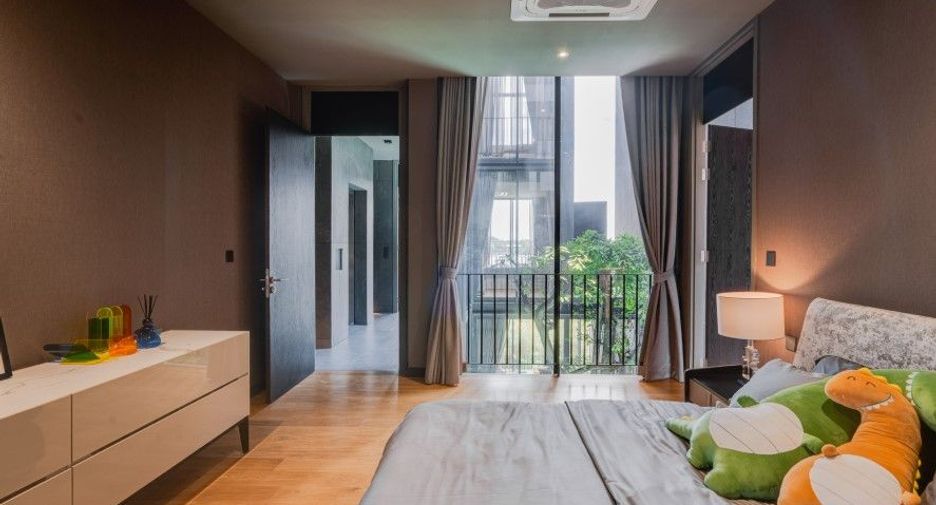 For sale 4 bedrooms house in Don Mueang, Bangkok