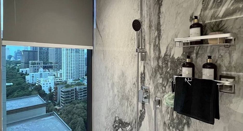 For rent 1 bed condo in Pathum Wan, Bangkok