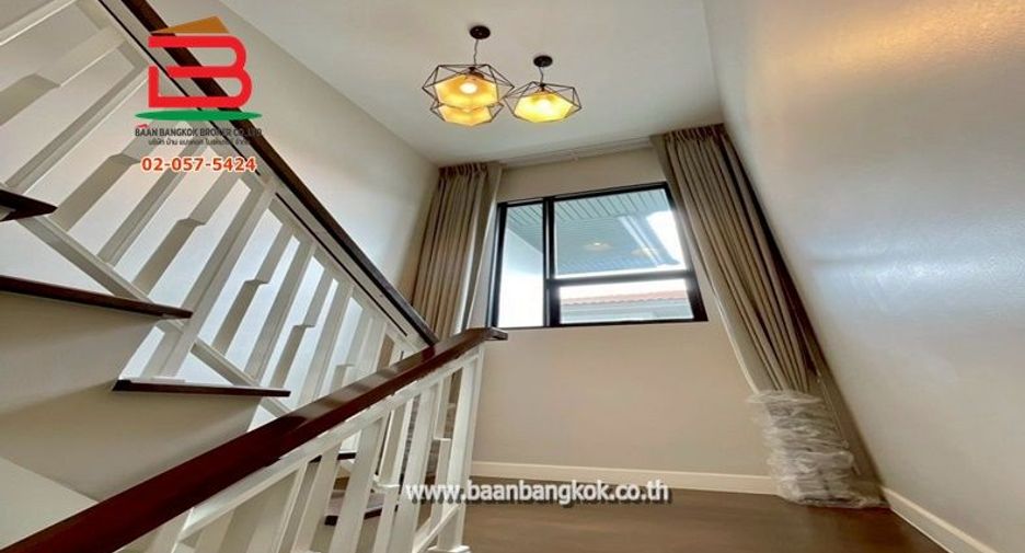 For sale 5 ベッドルーム house in Lam Luk Ka, Pathum Thani