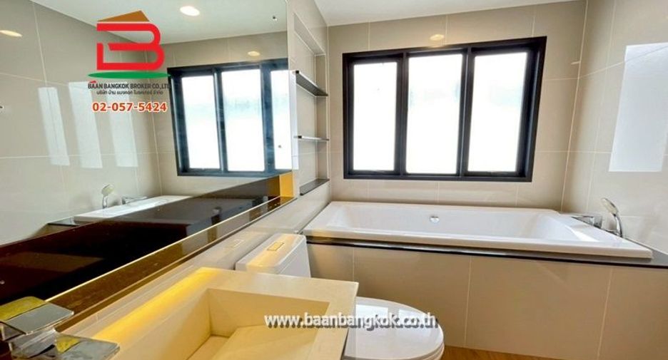 For sale 5 ベッドルーム house in Lam Luk Ka, Pathum Thani