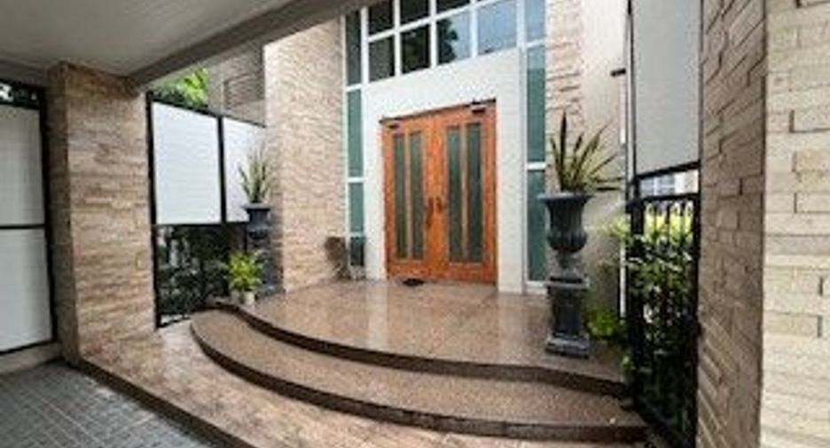 For rent 3 bedrooms house in Pak Kret, Nonthaburi
