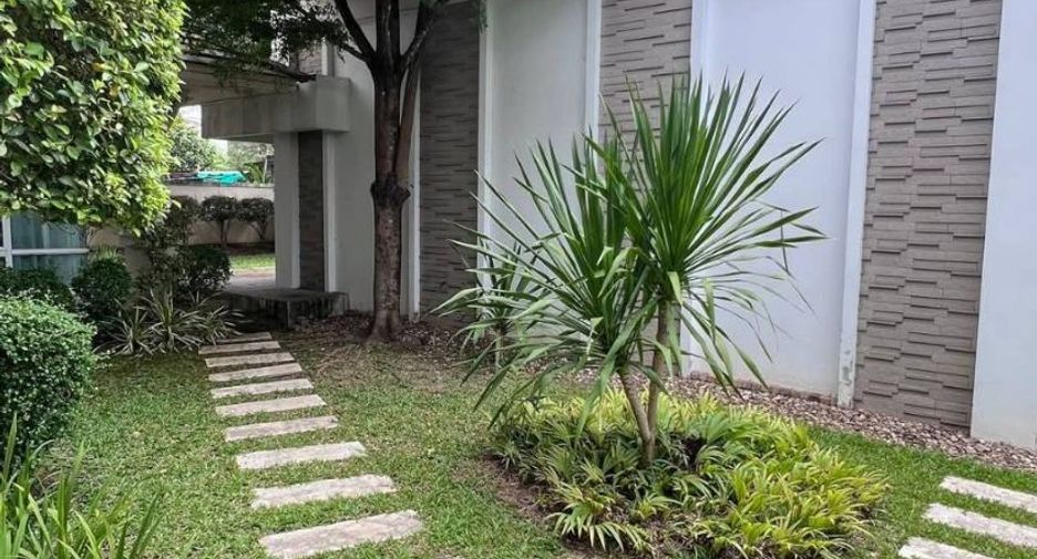 For sale 5 bedrooms house in Mueang Chiang Mai, Chiang Mai