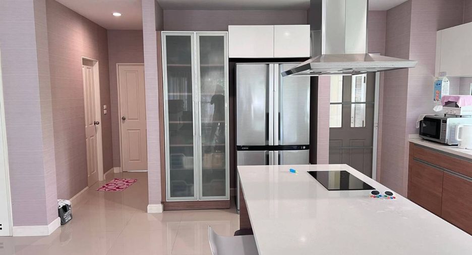 For sale 5 bedrooms house in Mueang Chiang Mai, Chiang Mai
