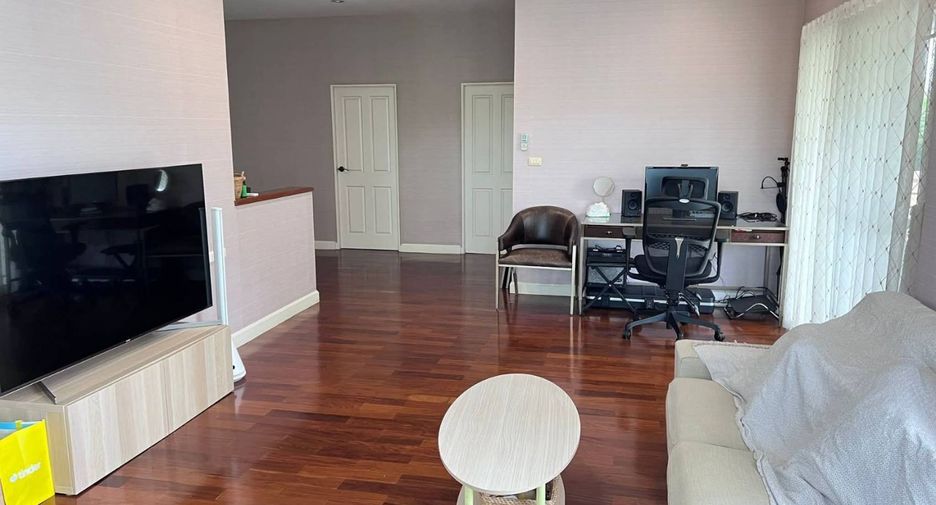 For sale 5 bedrooms house in Mueang Chiang Mai, Chiang Mai