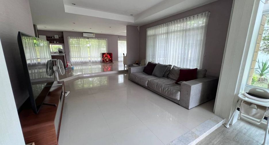 For sale 5 bedrooms house in Mueang Chiang Mai, Chiang Mai