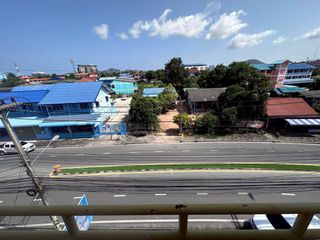 Gewerbefläche zum Kauf in Si Racha, Chonburi