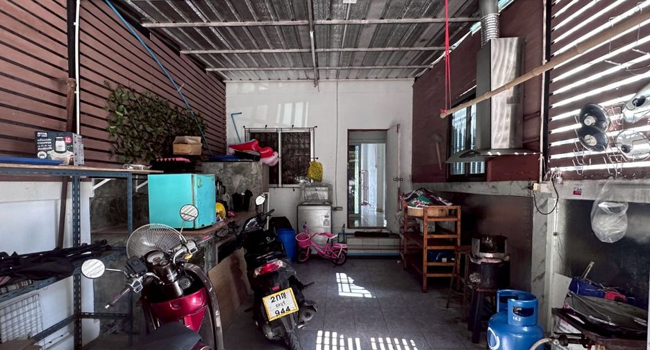 For sale retail Space in Si Racha, Chonburi