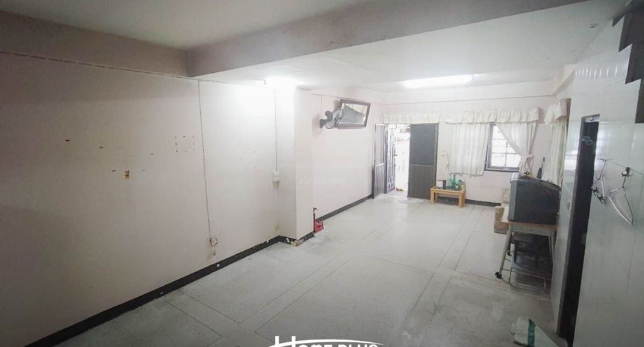 出售 2 卧室 联排别墅 在 Chom Thong, 曼谷