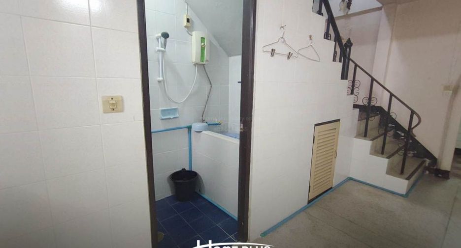 出售 2 卧室 联排别墅 在 Chom Thong, 曼谷