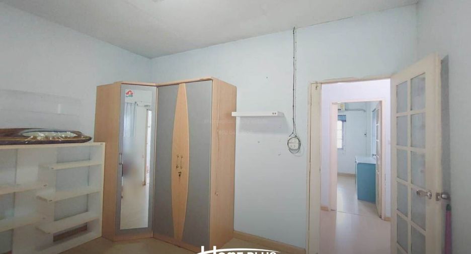 出售 2 卧室 联排别墅 在 Chom Thong, 曼谷