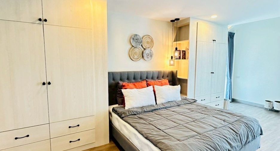 For rent 5 bedrooms villa in San Sai, Chiang Mai