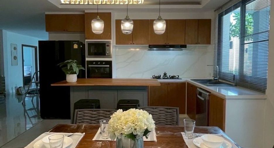 For rent 5 bedrooms villa in San Sai, Chiang Mai