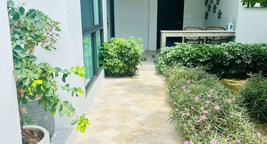 For rent 5 bedrooms villa in San Sai, Chiang Mai