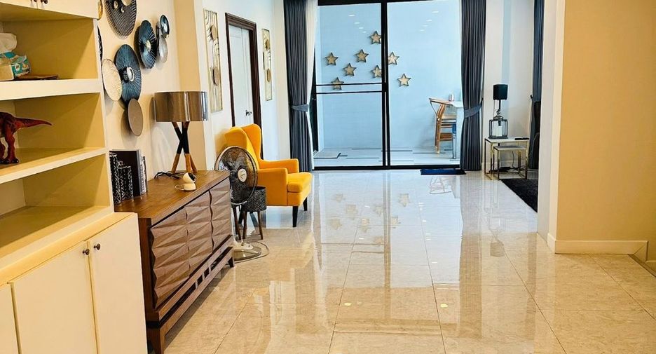 For rent 5 bedrooms villa in San Sai, Chiang Mai