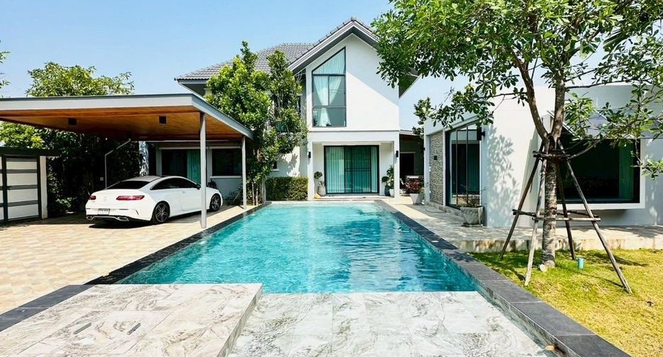 For rent 5 bedrooms villa in San Sai, Chiang Mai