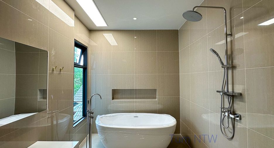For rent and for sale 4 bedrooms villa in Hang Dong, Chiang Mai