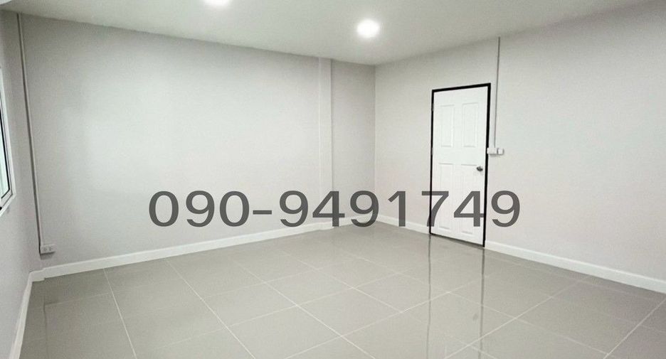 For rent 3 bedrooms townhouse in Bueng Kum, Bangkok