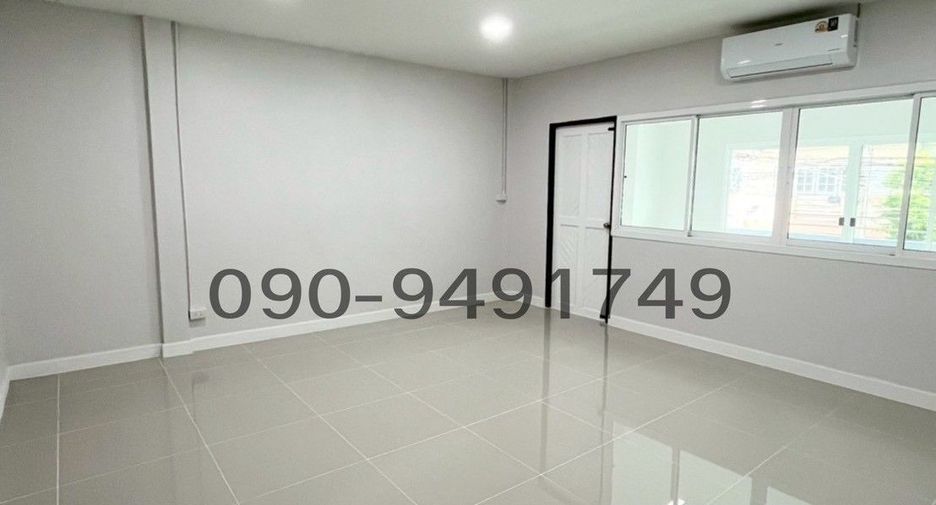 For rent 3 bedrooms townhouse in Bueng Kum, Bangkok