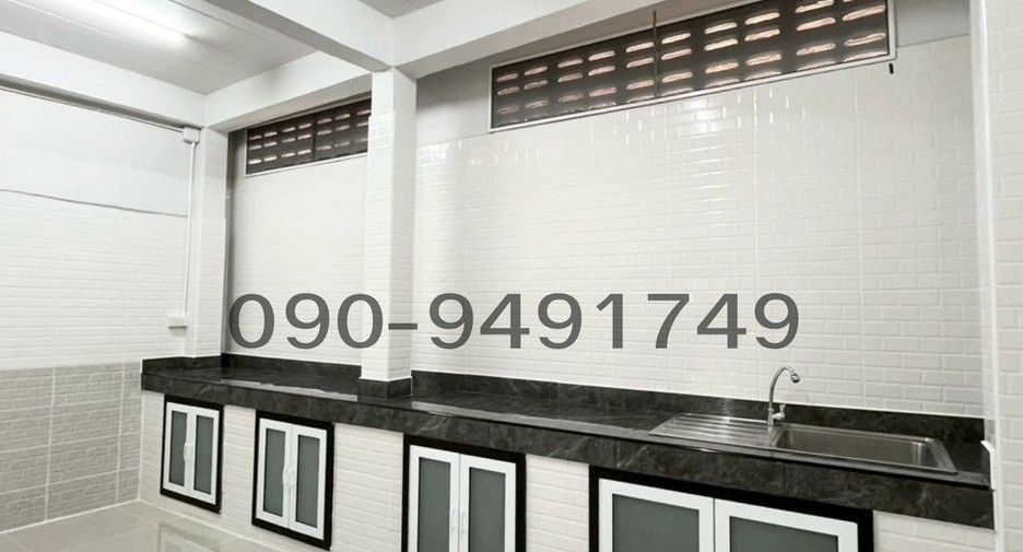 For rent 3 bedrooms townhouse in Bueng Kum, Bangkok