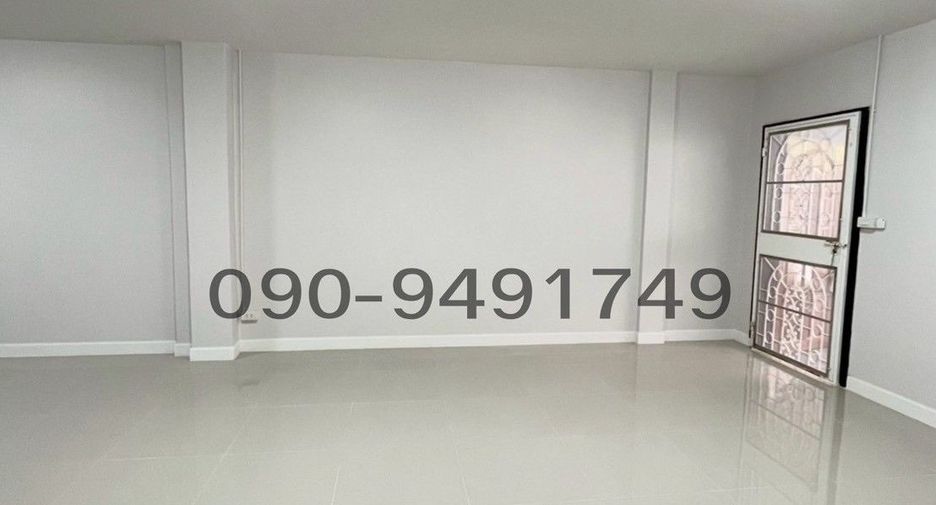 For rent 3 bedrooms townhouse in Bueng Kum, Bangkok