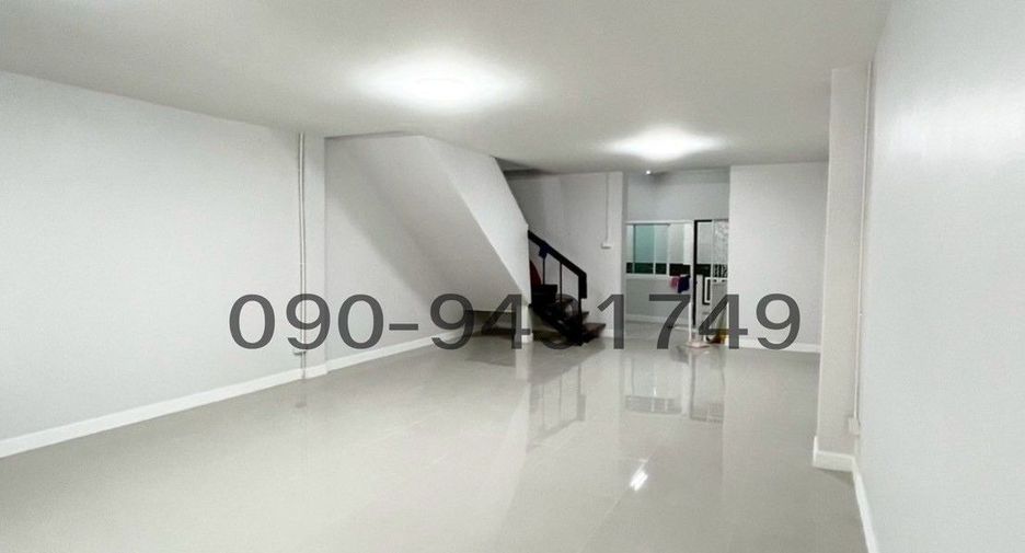 For rent 3 bedrooms townhouse in Bueng Kum, Bangkok
