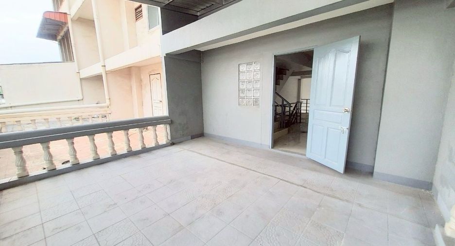 For sale 3 bedrooms retail Space in Krathum Baen, Samut Sakhon