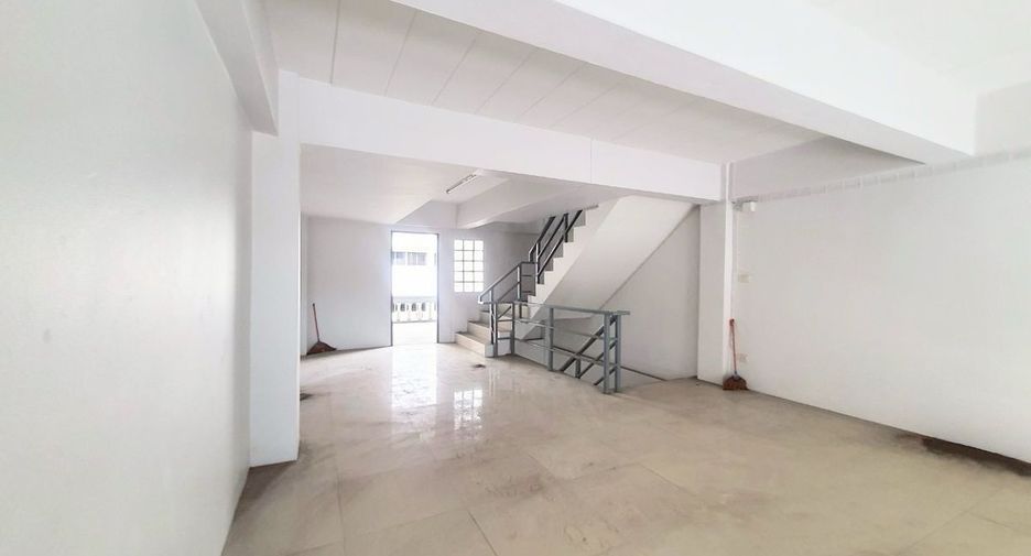 For sale 3 bedrooms retail Space in Krathum Baen, Samut Sakhon