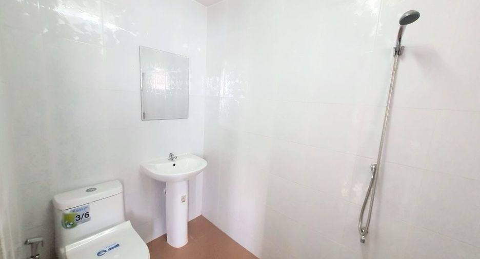 For sale 3 bedrooms retail Space in Krathum Baen, Samut Sakhon