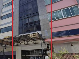 For sale 3 bed townhouse in Khlong Toei, Bangkok