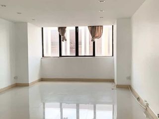 For sale 3 bed townhouse in Khlong Toei, Bangkok