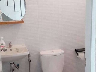 For sale 3 bed townhouse in Khlong Toei, Bangkok