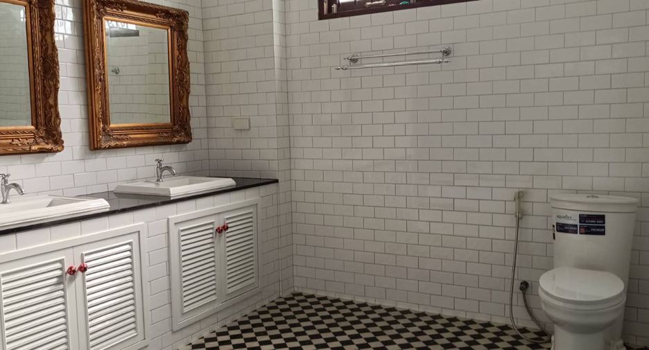 For sale 4 bedrooms house in Bang Phli, Samut Prakan