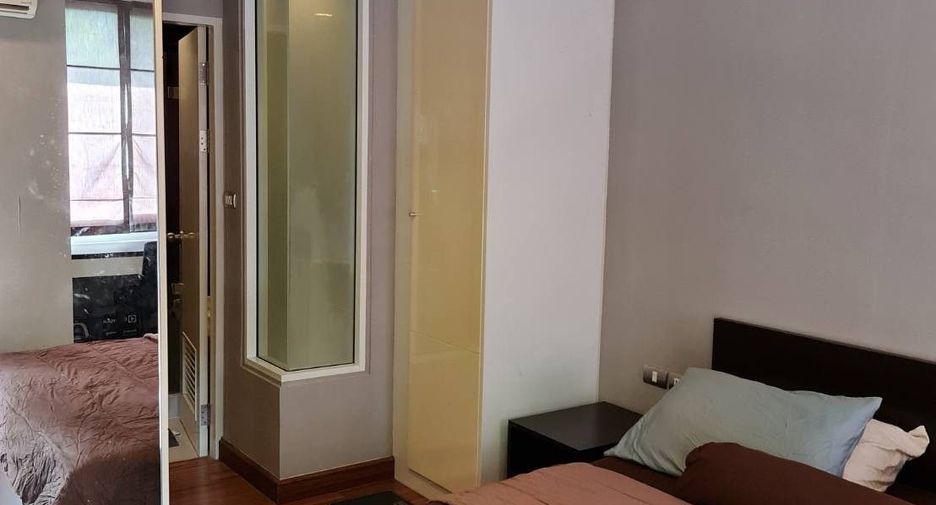For sale 1 bed condo in Khlong Toei, Bangkok