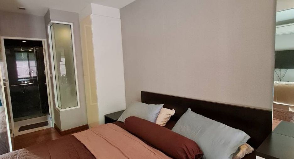 For sale 1 bed condo in Khlong Toei, Bangkok