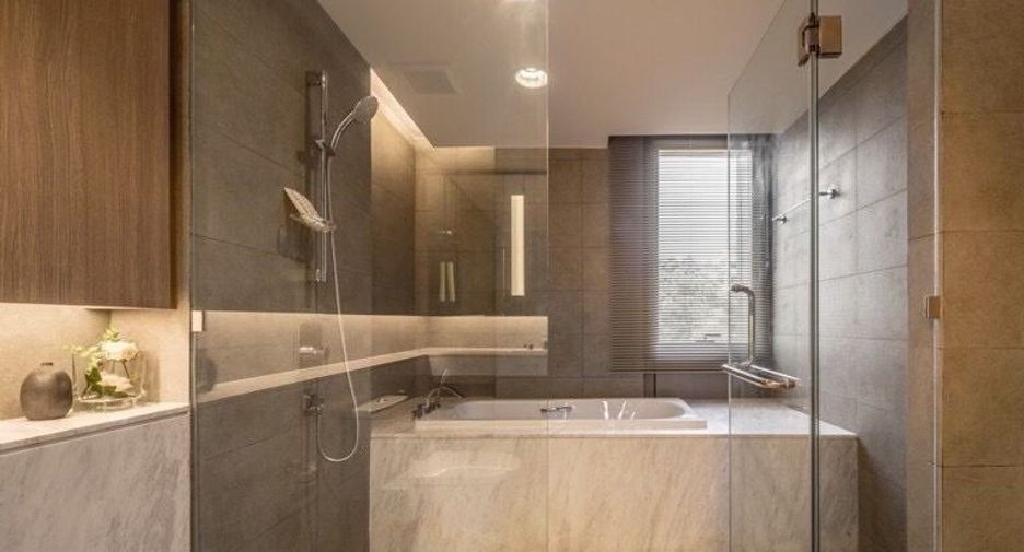 Condo en alquiler de 3 habitaciones en Khlong Toei, Bangkok