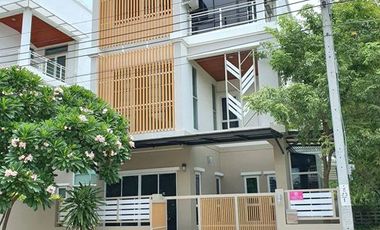 Casa en venta de 4 habitaciones en Thawi Watthana, Bangkok