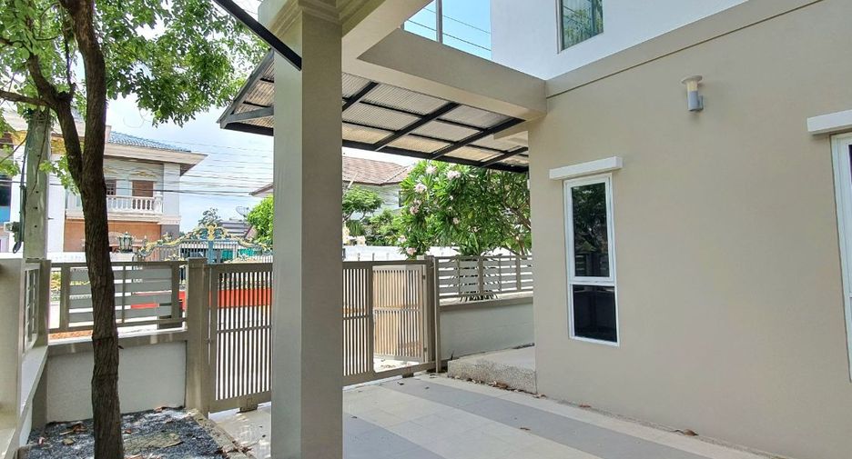 For sale 4 bedrooms house in Thawi Watthana, Bangkok