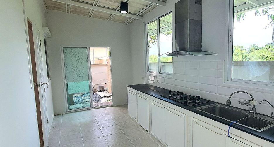 For sale 4 bedrooms house in Thawi Watthana, Bangkok