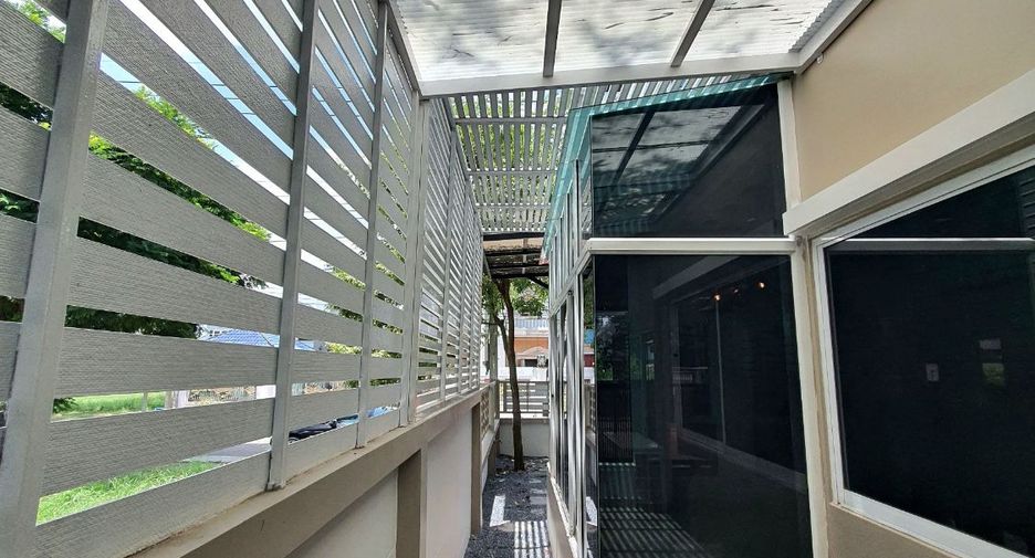 For sale 4 bedrooms house in Thawi Watthana, Bangkok