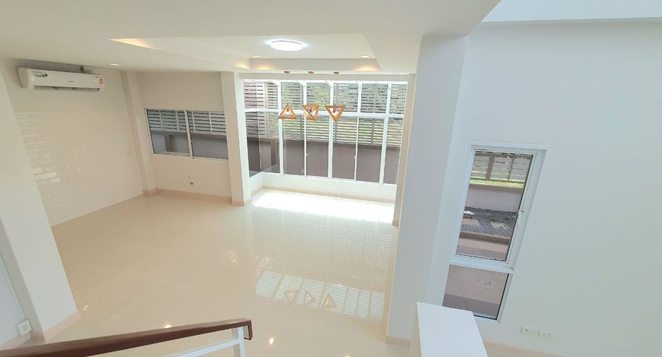 For sale 4 bedrooms house in Thawi Watthana, Bangkok